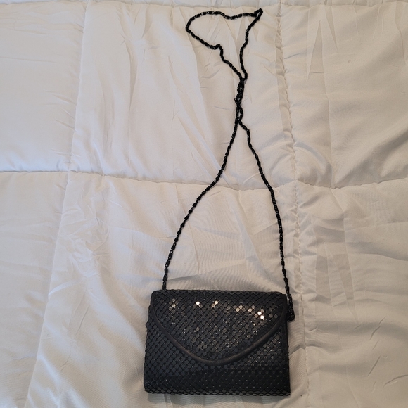 Little black sequined purse. Used once for a wedding. Measurements attac… - Picture 5 of 10